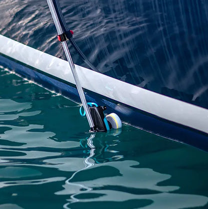 Sea scrubber being used with an extension pole