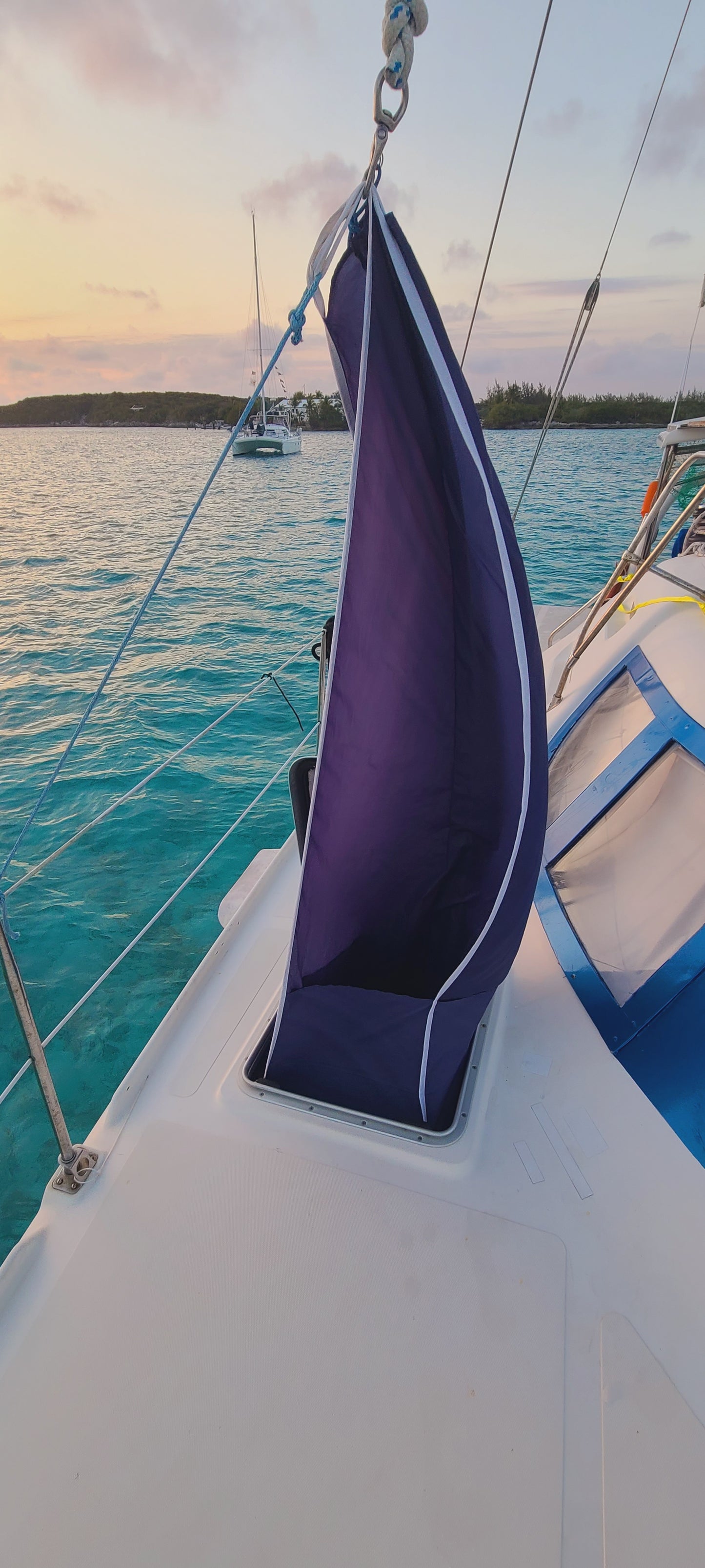 Breeze Bandit Every Direction Wind Scoop Boat Hatch Breeze Catcher | breeze-bandit-every-direction-wind-scoop-boat-hatch-breeze-catcher | Cruising Solutions | Innovation & Comfort