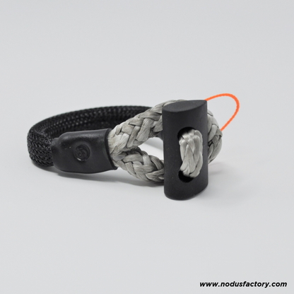 NODUS FACTORY Halyard and Sheet Shackles (with Cover) - Available Size Options » Cs3, Cs5, Cs6, Cs8 » Cs | nodus-factory-halyard-and-sheet-shackles-with-cover-available-size-options-cs3-cs5-cs6-cs8-cs | Nodus Factory